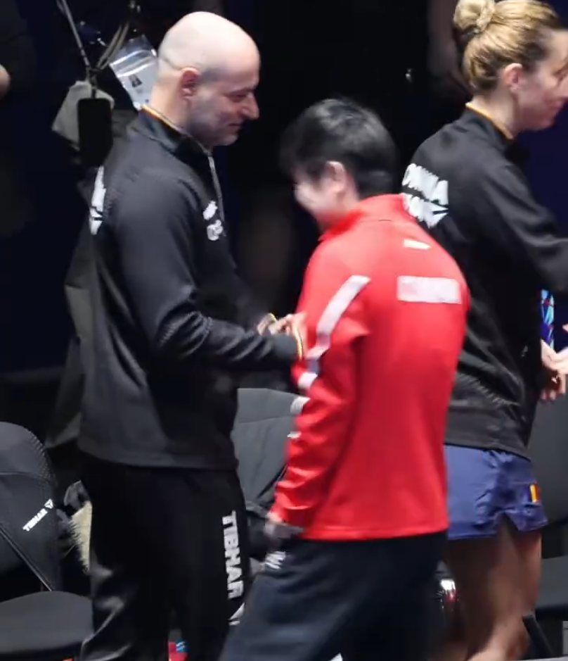 开云体育app下载-为备战日本孙颖莎又加练！37岁老将多次鼓励 谦逊之言显大将风采