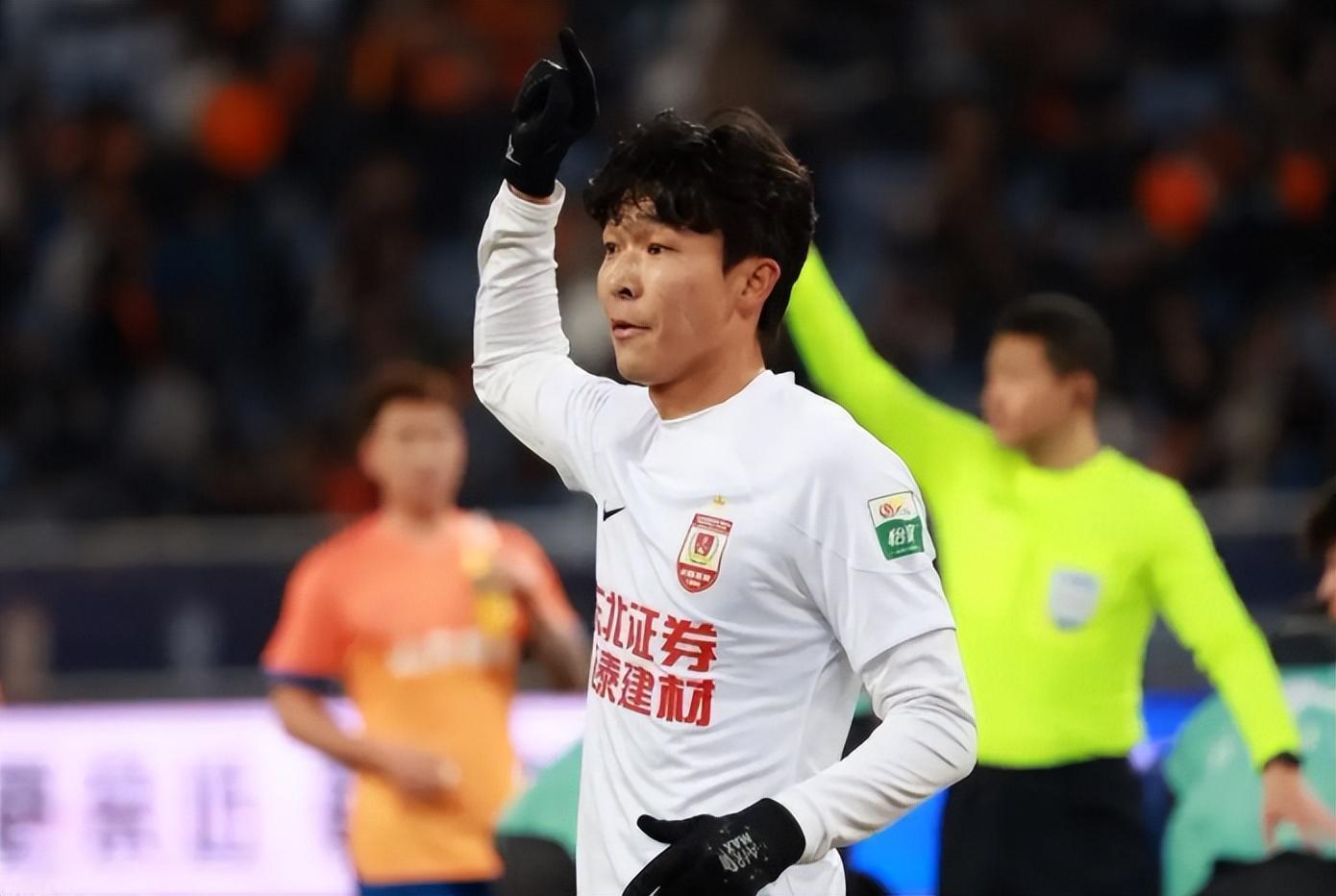 开云体育登录入口-李金羽从辽宁铁人下课后!只有这位球员为他送去祝福,引发热议